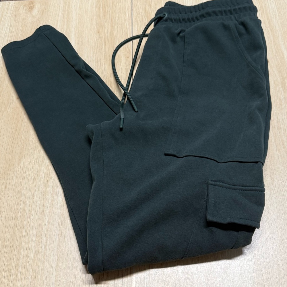 Alphalete Joggers/ Sweatpants